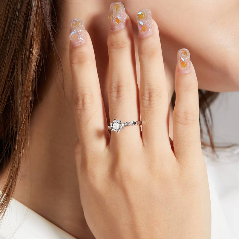 直臂微镶尚美蜂巢S925银镀白金MoissaniteWomen's Ring1ctD级